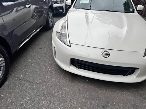 2015 Nissan 370Z Touring Roadster 2D