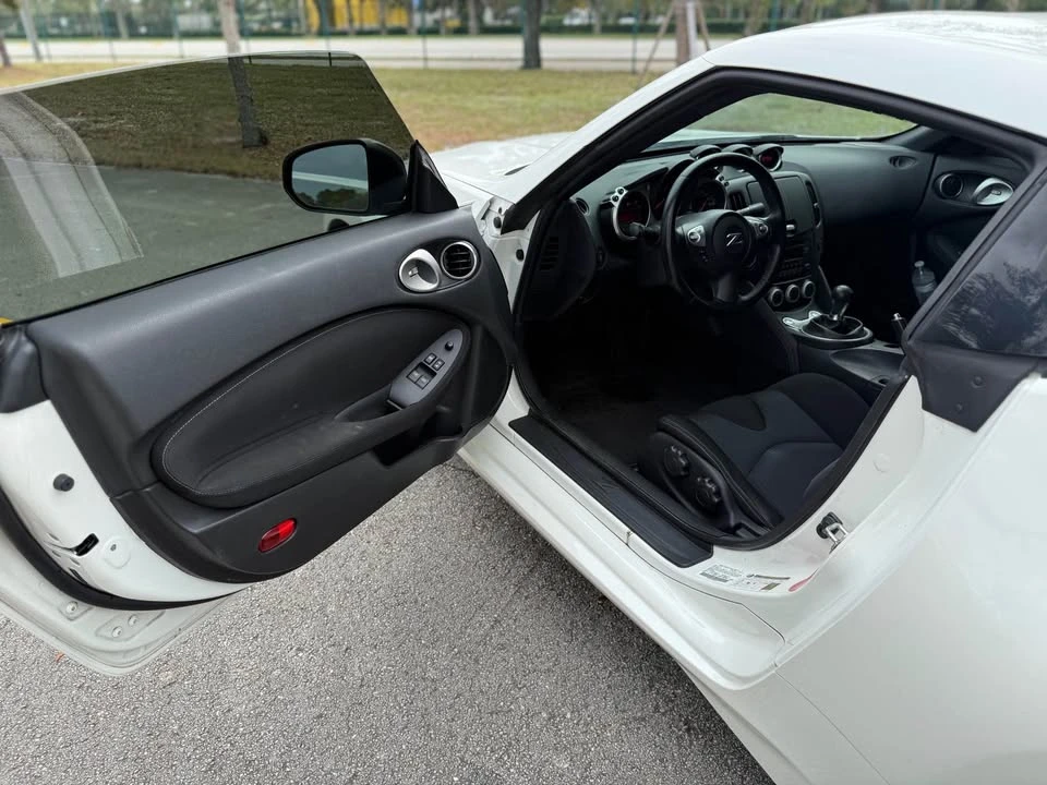 2015 Nissan 370Z 6th Gen - Image 11 of 20