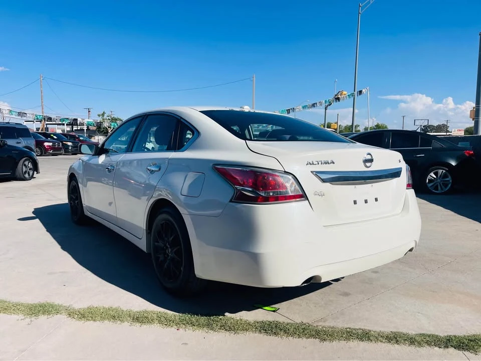 2015 Nissan Altima 5th Gen - Image 5 of 10