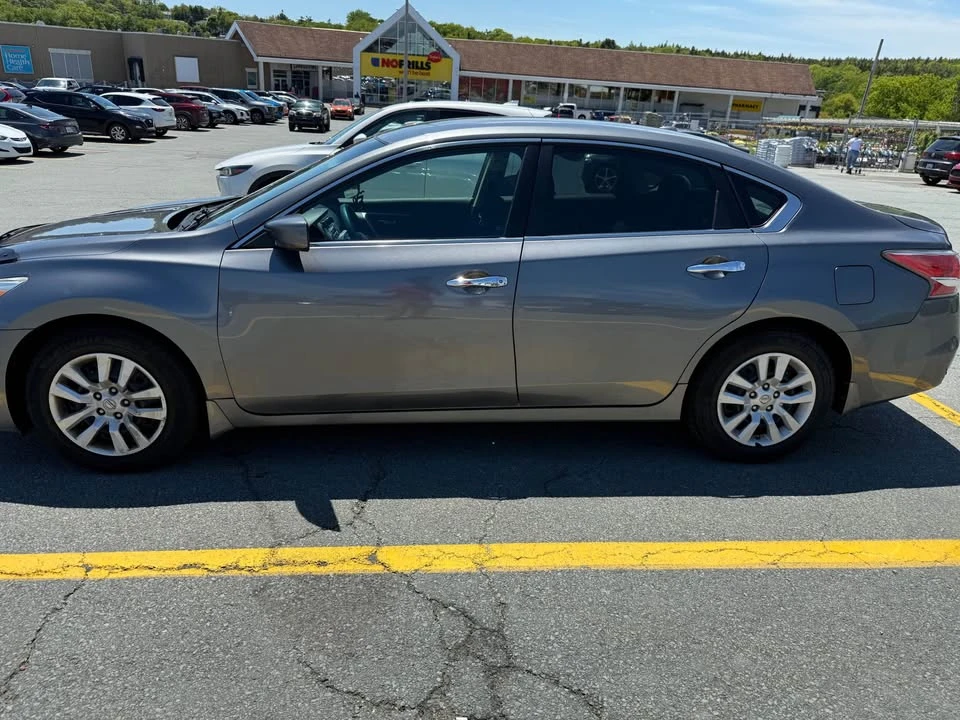 2015 Nissan Altima 5th Gen - Image 2 of 5