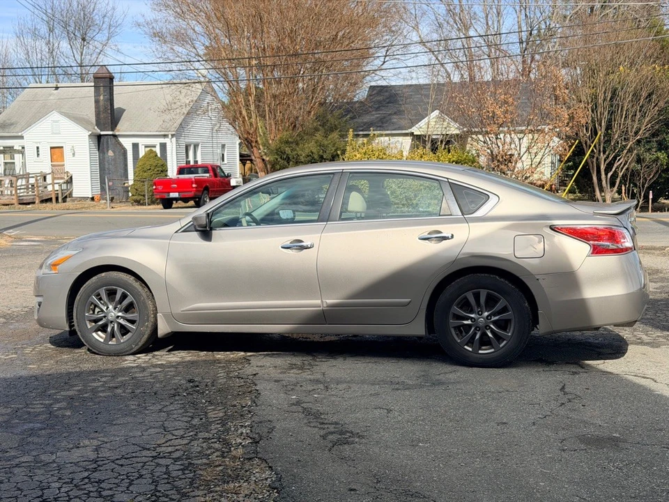 2015 Nissan Altima 5th Gen - Image 10 of 16