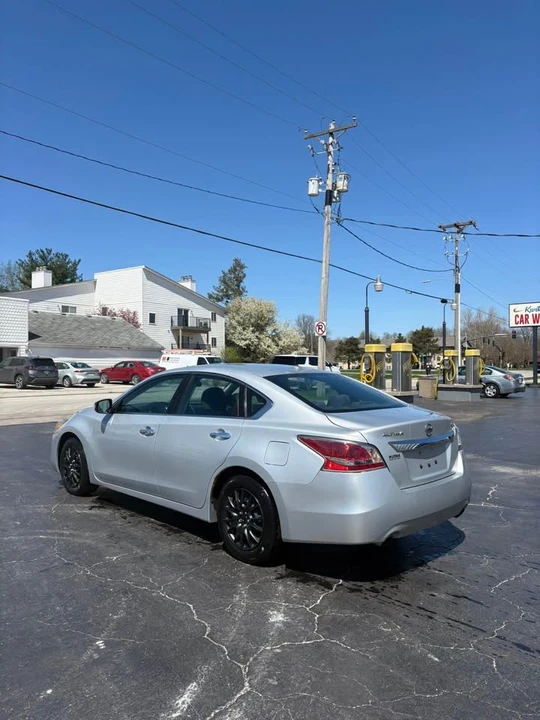 2015 Nissan Altima 5th Gen - Image 3 of 9