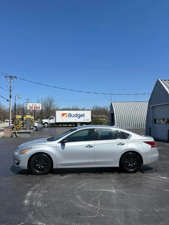 2015 Nissan Altima 5th Gen - Image 2 of 9