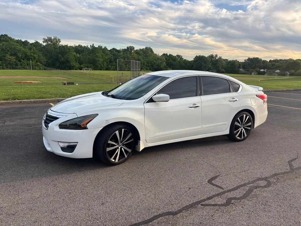 2015 Nissan Altima 5th Gen - Image 15 of 16
