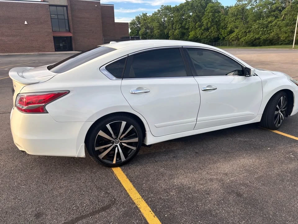 2015 Nissan Altima 5th Gen - Image 2 of 16