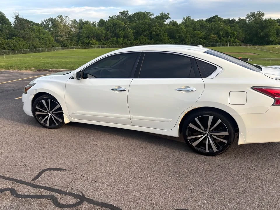 2015 Nissan Altima 5th Gen - Image 14 of 16