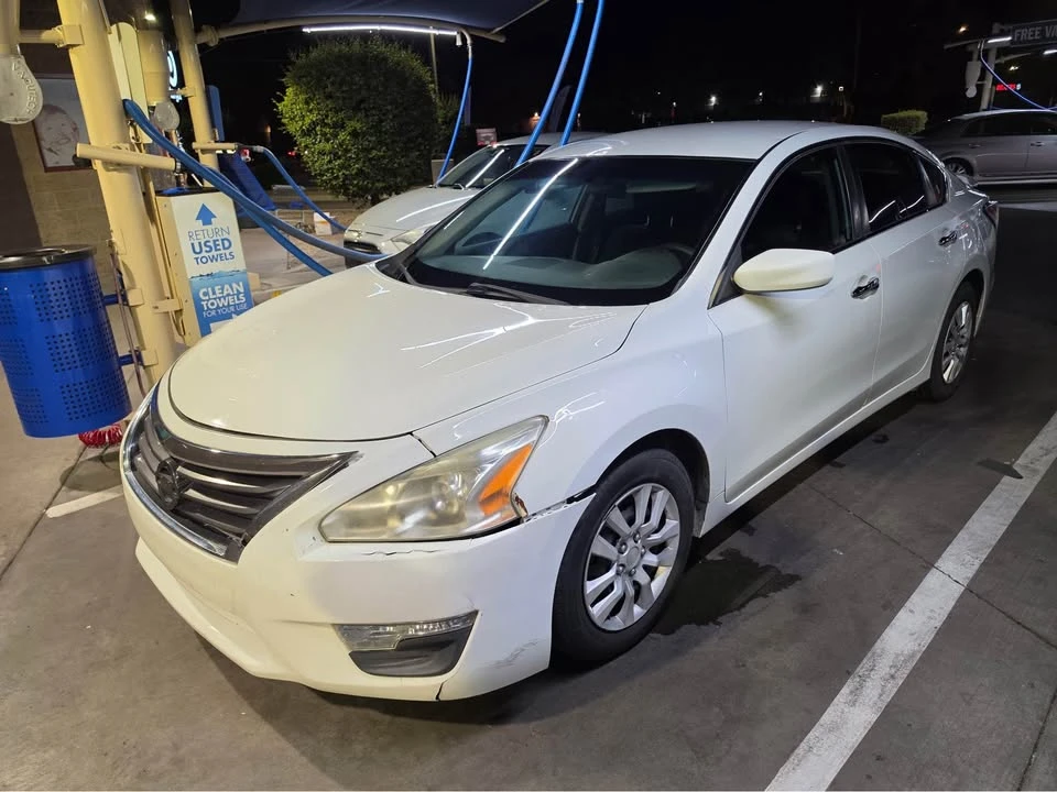 2015 Nissan Altima 5th Gen - Image 2 of 4