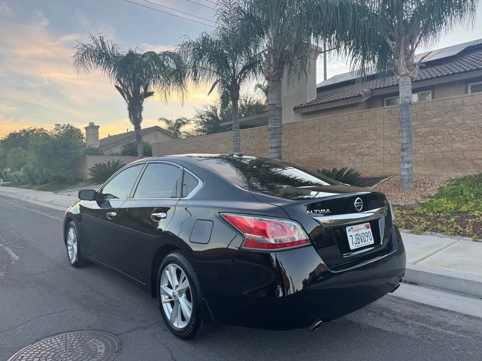 2015 Nissan Altima 5th Gen - Image 5 of 11