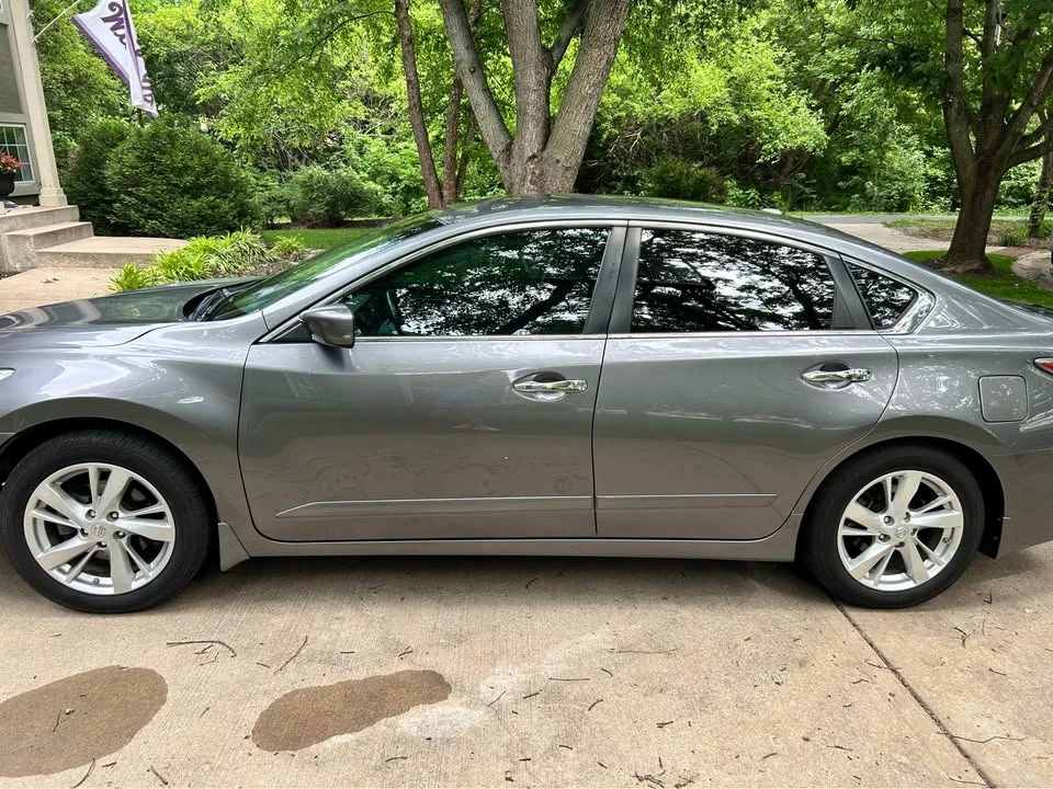2015 Nissan Altima 5th Gen - Image 2 of 9