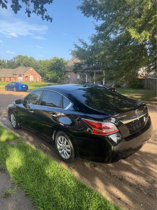 2015 Nissan Altima 5th Gen - Image 2 of 10