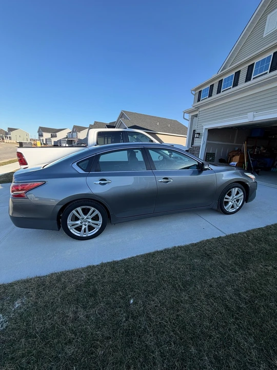 2015 Nissan Altima 5th Gen - Image 2 of 8