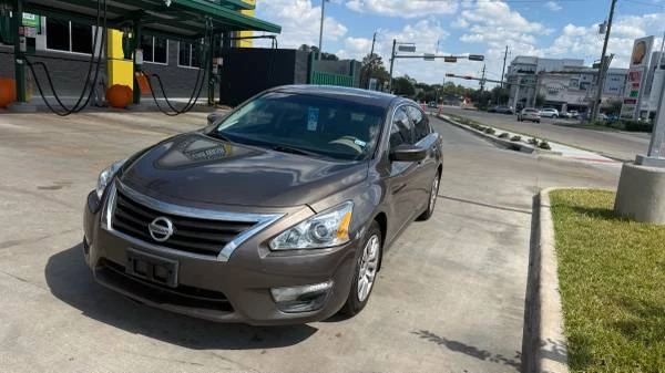 2015 Nissan Altima 5th Gen - Image 2 of 13