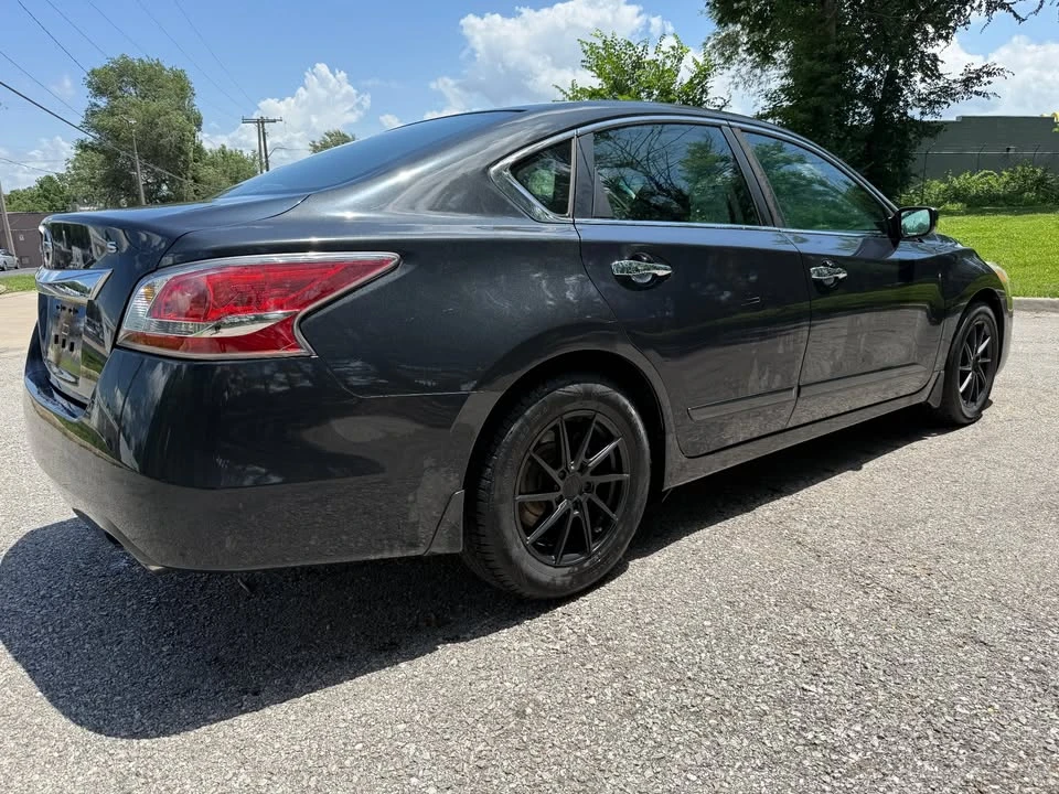 2015 Nissan Altima 5th Gen - Image 5 of 15