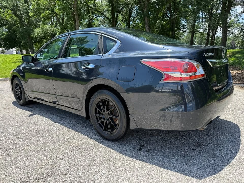 2015 Nissan Altima 5th Gen - Image 3 of 15