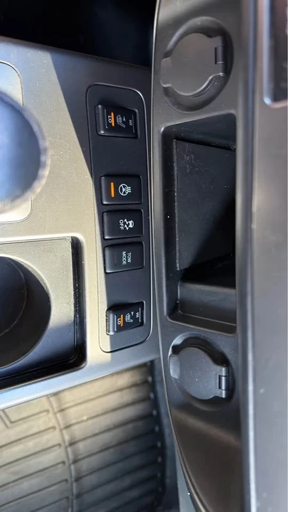 2015 Nissan Armada - Image 7 of 13
