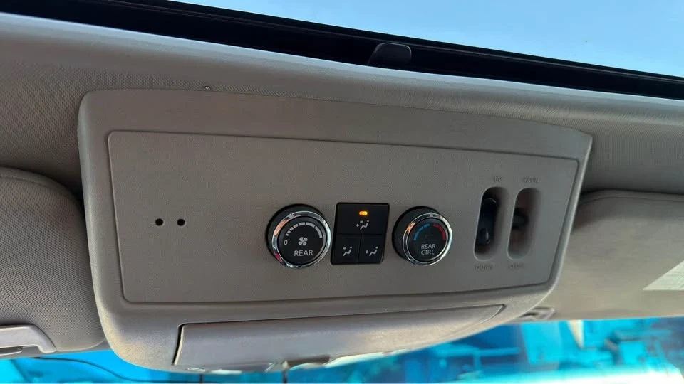2015 Nissan Armada - Image 9 of 13