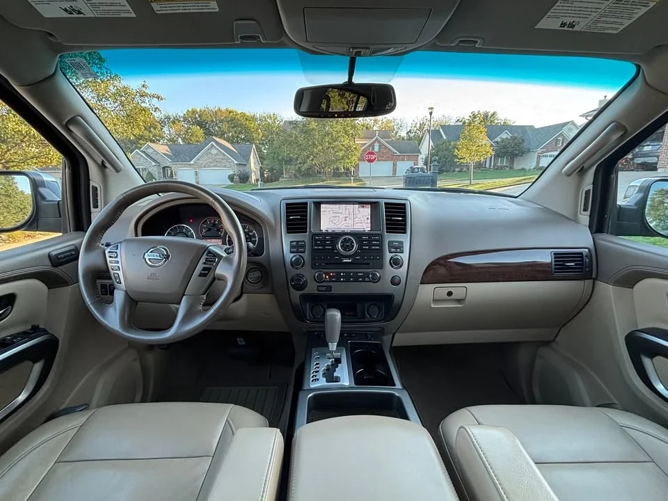 2015 Nissan Armada - Image 11 of 19