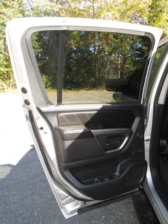 2015 Nissan Armada - Image 11 of 21