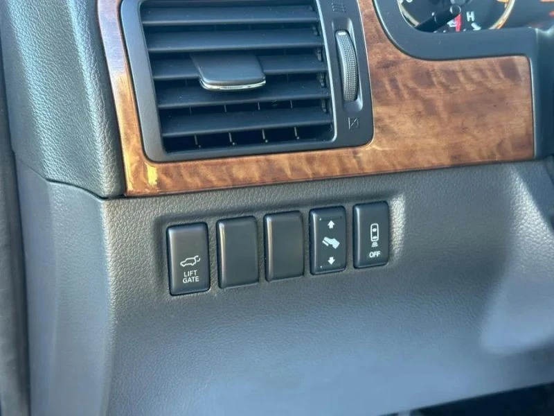2015 Nissan Armada - Image 11 of 12