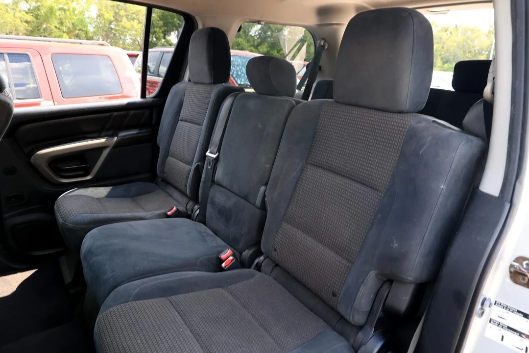 2015 Nissan Armada - Image 8 of 21