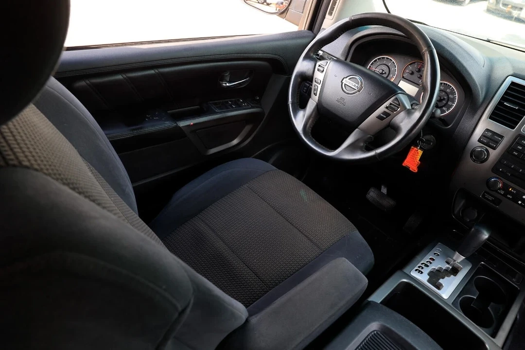 2015 Nissan Armada - Image 20 of 21