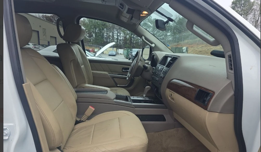 2015 Nissan Armada - Image 11 of 21
