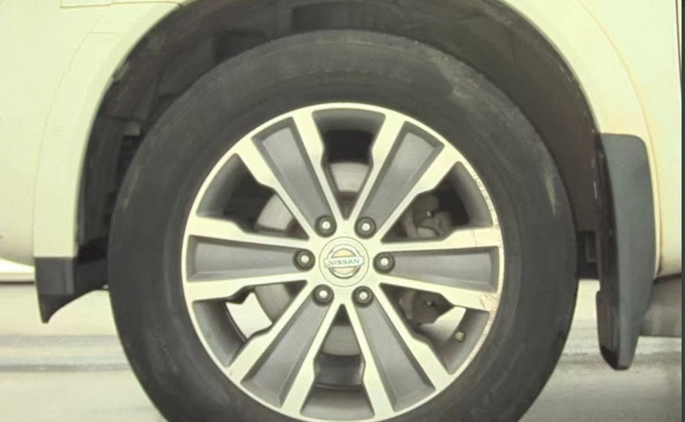 2015 Nissan Armada - Image 20 of 21