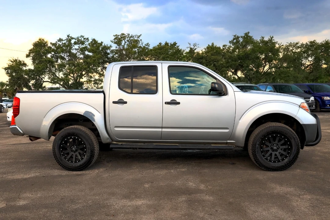 2015 Nissan Frontier 2nd Gen - Image 13 of 21