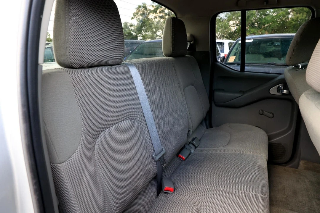 2015 Nissan Frontier 2nd Gen - Image 14 of 21