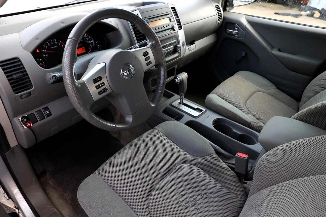 2015 Nissan Frontier 2nd Gen - Image 4 of 12