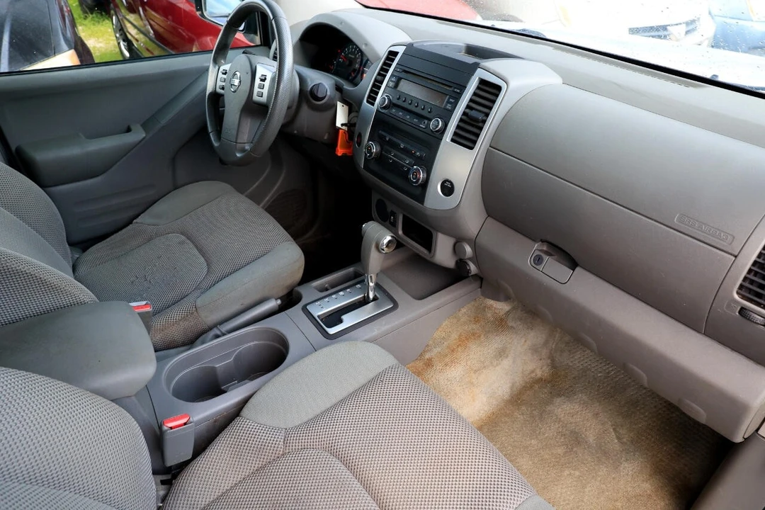 2015 Nissan Frontier 2nd Gen - Image 16 of 21