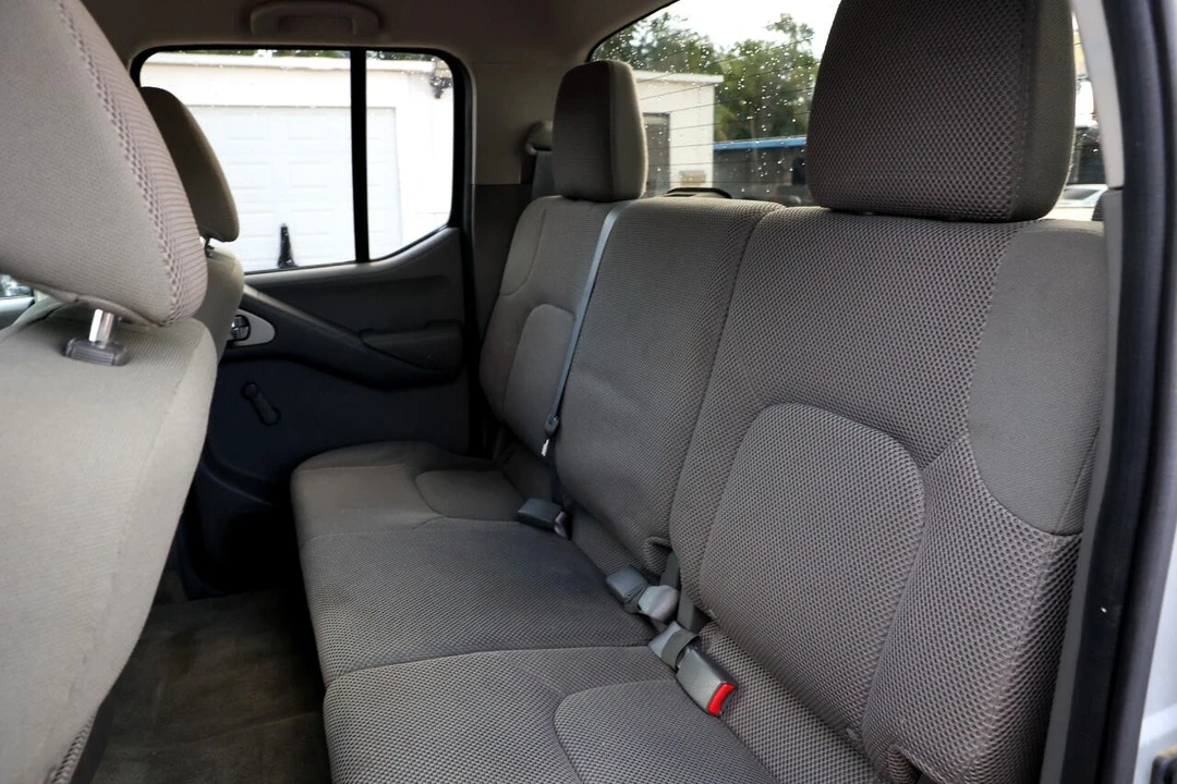 2015 Nissan Frontier 2nd Gen - Image 10 of 12