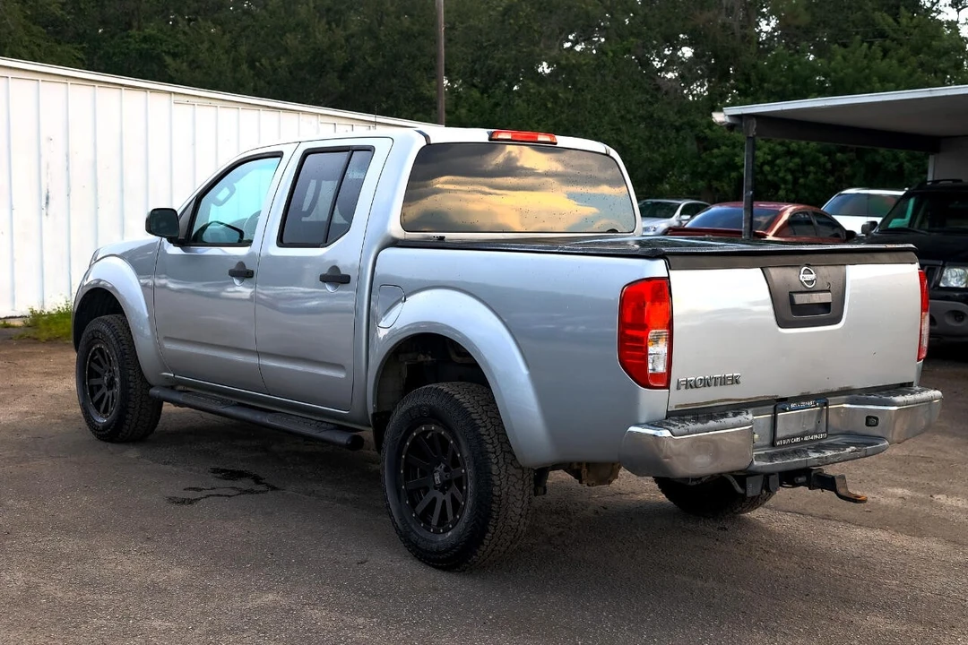 2015 Nissan Frontier 2nd Gen - Image 5 of 12