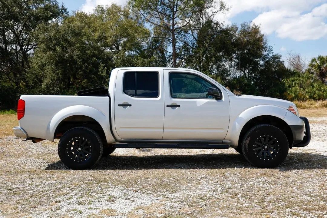 2015 Nissan Frontier 2nd Gen - Image 13 of 21