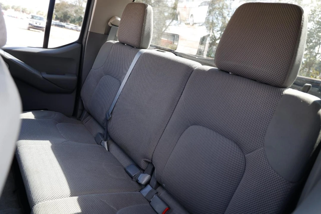 2015 Nissan Frontier 2nd Gen - Image 8 of 21