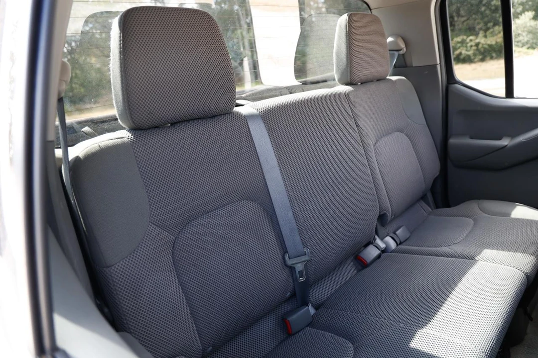2015 Nissan Frontier 2nd Gen - Image 14 of 21