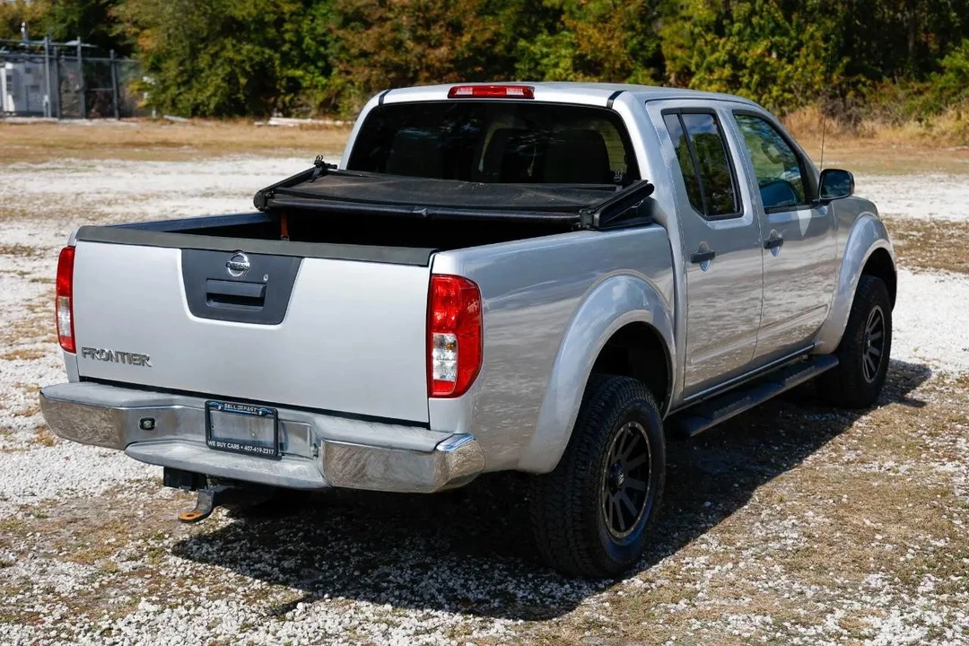 2015 Nissan Frontier 2nd Gen - Image 11 of 21
