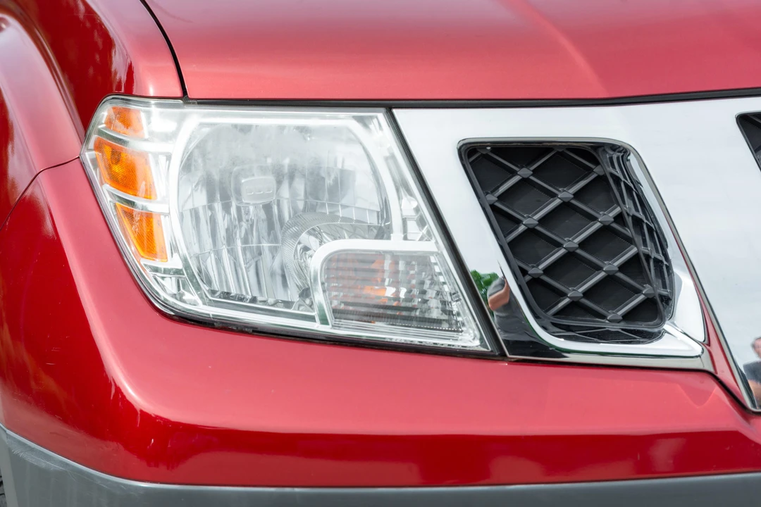 2015 Nissan Frontier 2nd Gen - Image 11 of 31