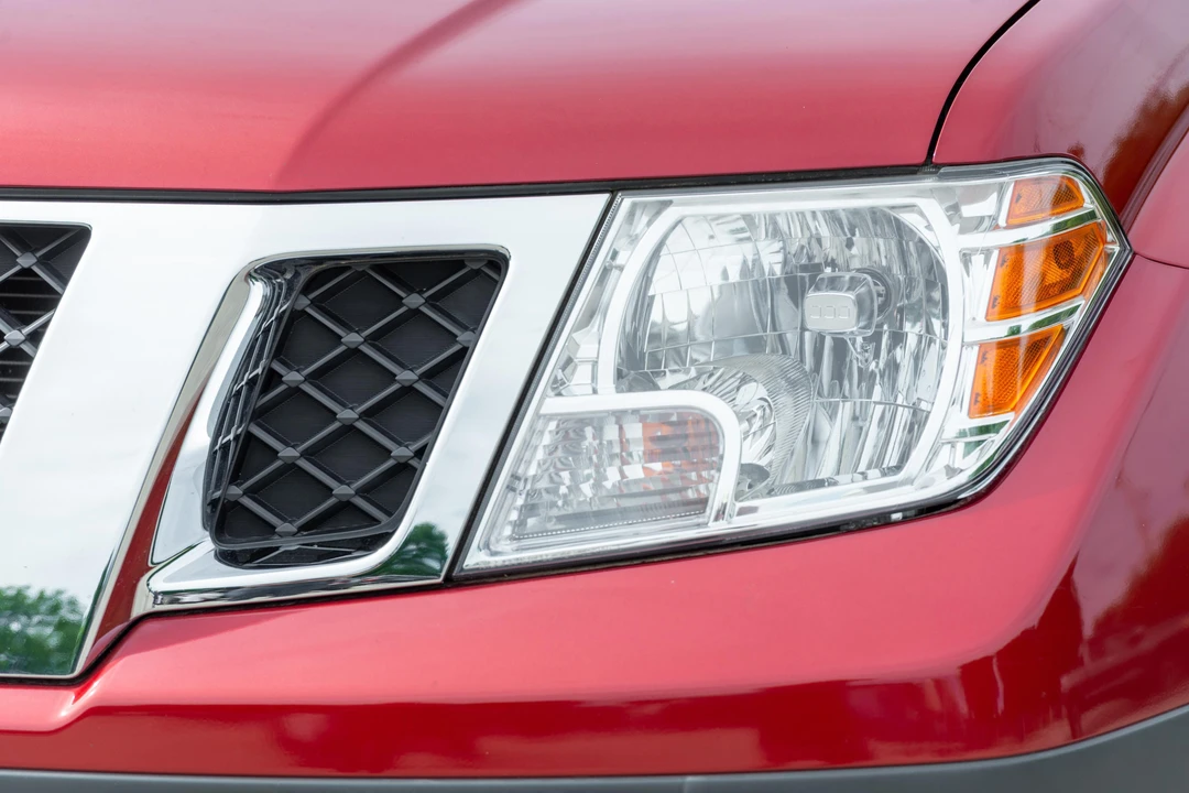 2015 Nissan Frontier 2nd Gen - Image 12 of 31