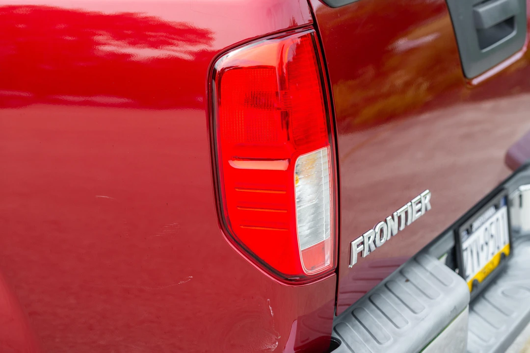 2015 Nissan Frontier 2nd Gen - Image 13 of 31