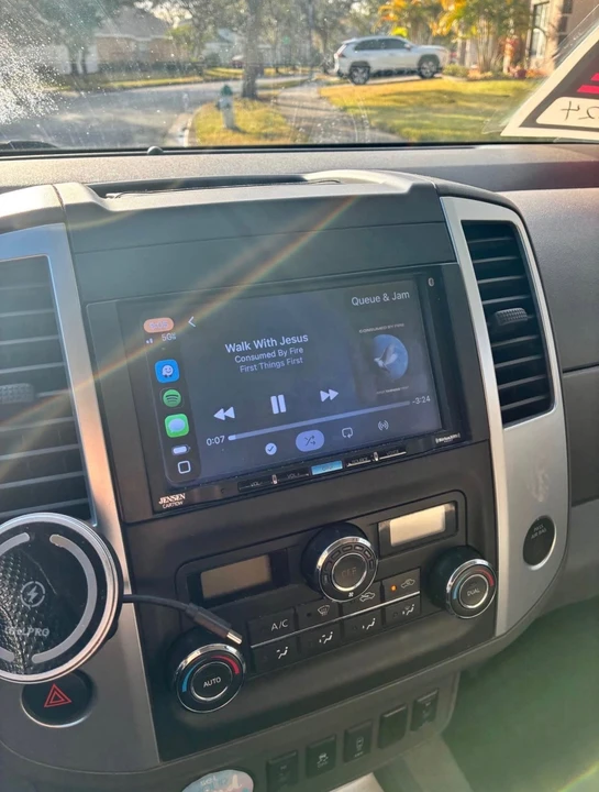 2015 Nissan Frontier 2nd Gen - Image 10 of 14