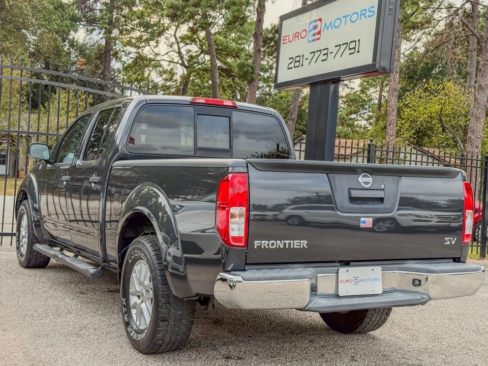 2015 Nissan Frontier 2nd Gen - Image 5 of 12