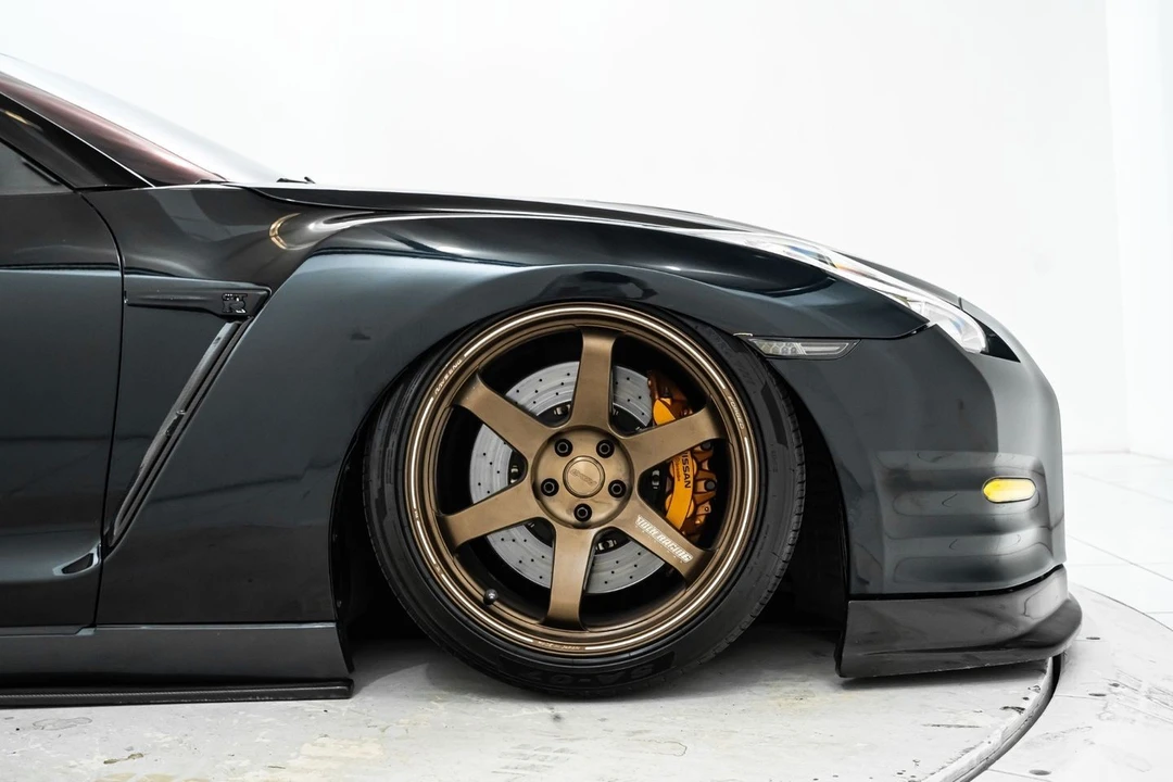 2015 Nissan R35 GT-R Black Edition - Image 17 of 31