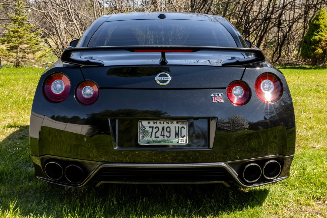 2015 Nissan R35 GT-R Black Edition - Image 6 of 31