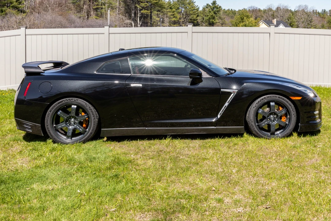 2015 Nissan R35 GT-R Black Edition - Image 4 of 31