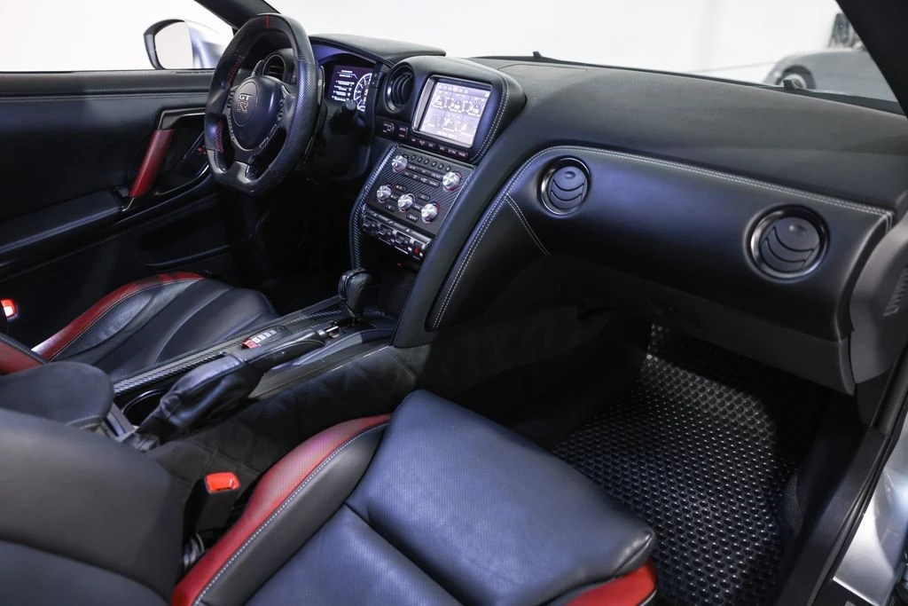 2015 Nissan R35 GT-R Black Edition - Image 24 of 31