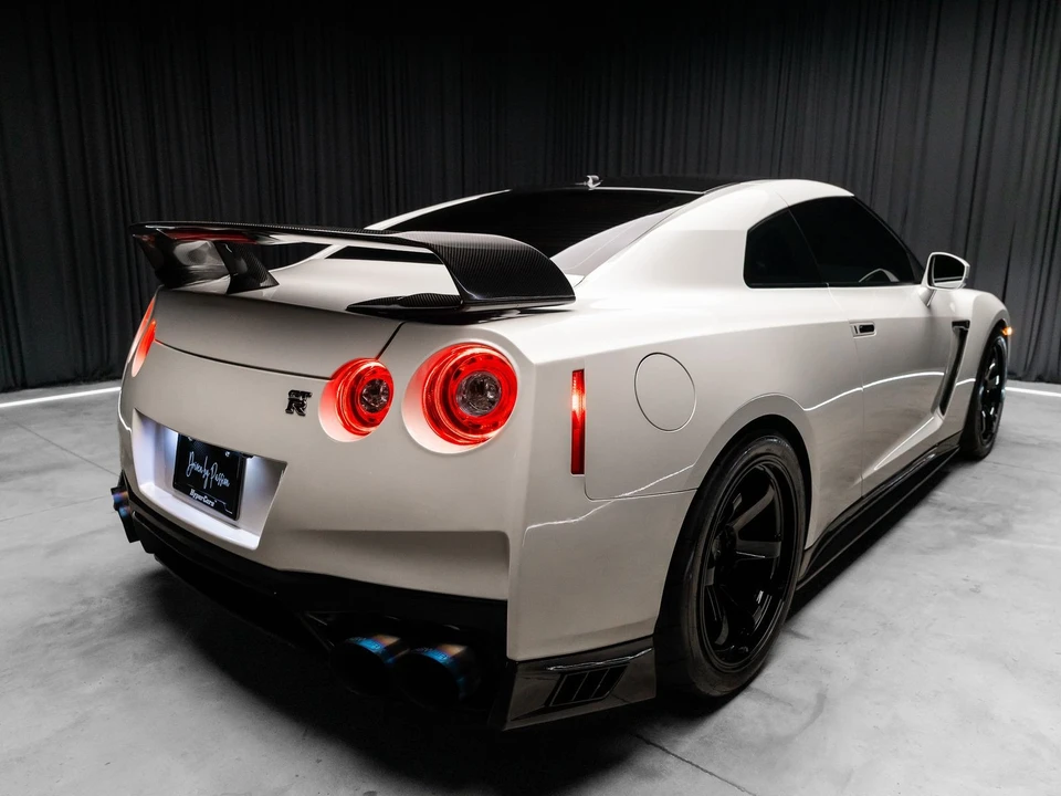 2015 Nissan R35 GT-R Premium - Image 14 of 31