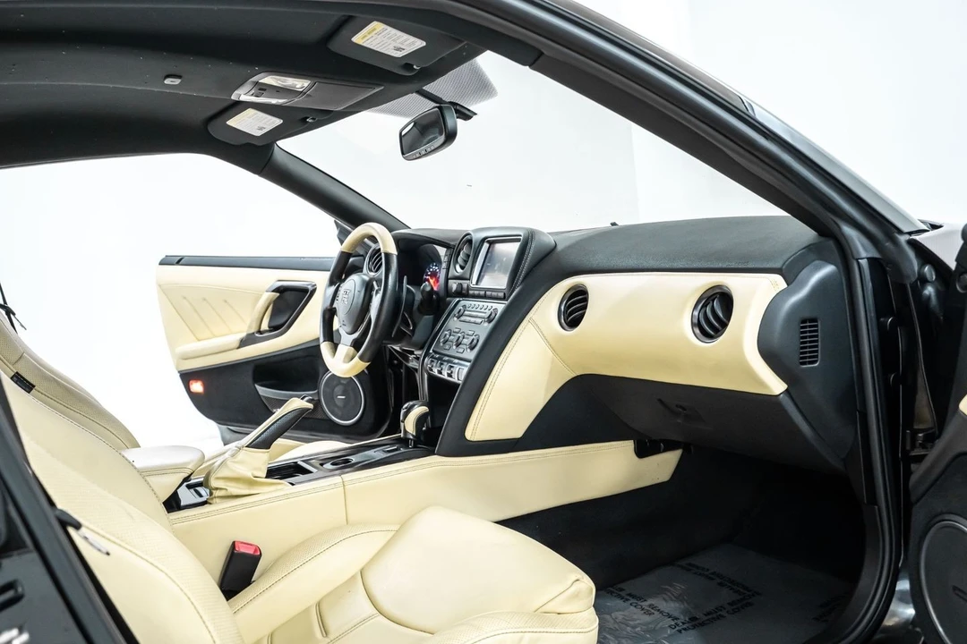 2015 Nissan R35 GT-R Premium - Image 26 of 31