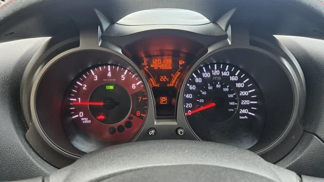 2015 Nissan Juke - Image 9 of 18
