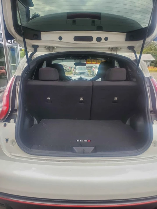 2015 Nissan Juke - Image 6 of 16